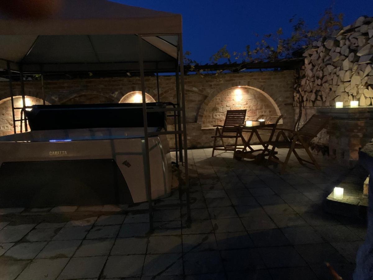 Mikulov - Inn - Hotel S Vinnym Sklepem Venuse מראה חיצוני תמונה